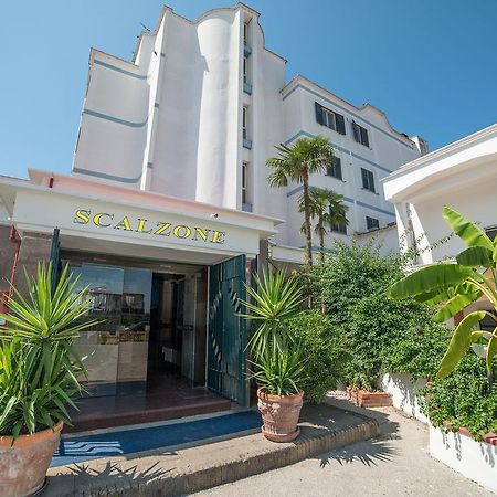Albergo Scalzone กัสเตลโวลตูร์โน ภายนอก รูปภาพ