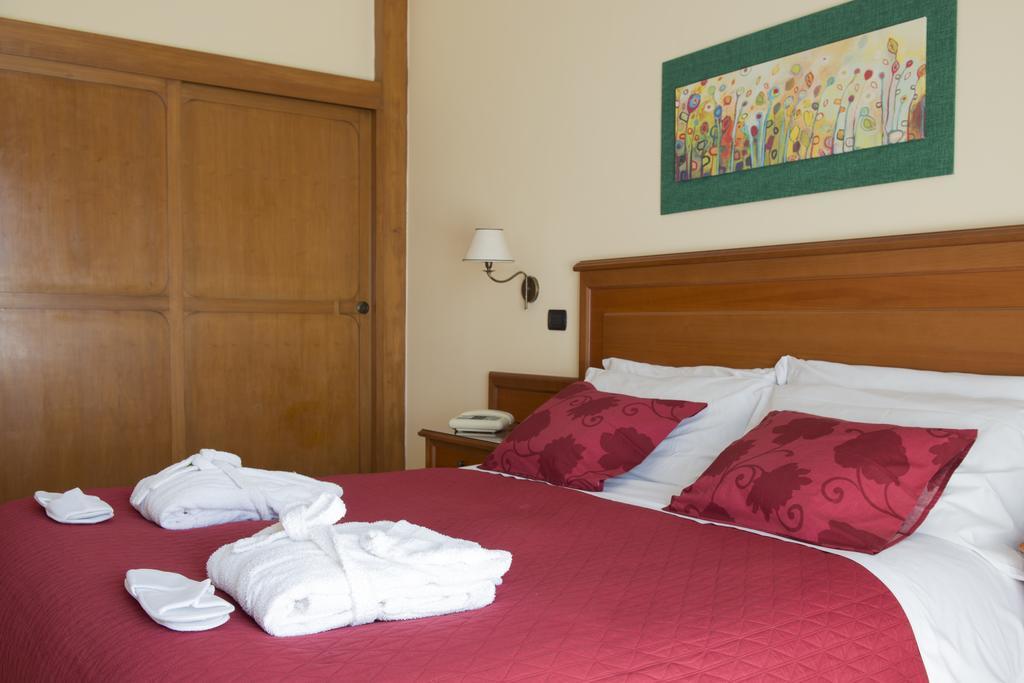 Albergo Scalzone กัสเตลโวลตูร์โน ภายนอก รูปภาพ